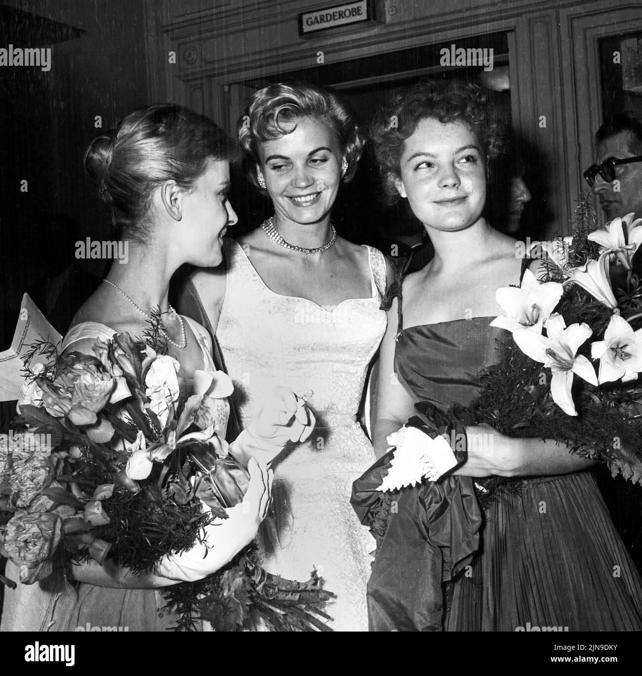 Filmfestspiele Berlin 1955 - V.l.n.r.: Isabella Pia, Annemarie Düringer, Romy Schneider bei den Filmfestspielen, Berlin, Deutschland 1955. Stockfoto