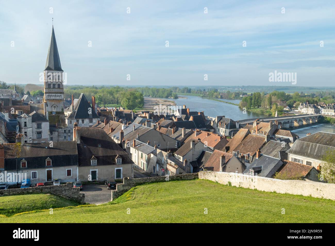 Frankreich, Nievre, Loire-Tal, La Charite sur Loire, Notre-Dame de La Charité-sur-Loire Benediktiner-Priorat, Prioratenkirche, die zum Weltkulturerbe der UNESCO gehört Stockfoto