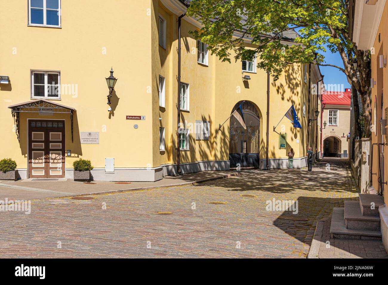 Rahukohtu - eine Straße in der Oberstadt in der Altstadt von Tallinn, der Hauptstadt Estlands Stockfoto
