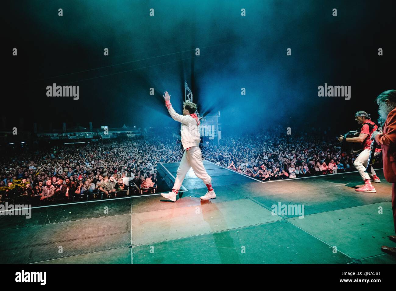 Flumserberg, Schweiz. 01., August 2022. Die Schweizer Schlagerband Stubete Gäng spielt ein Live-Konzert während der Großen Schlagerparty im Rahmen des Flumserberg Open Air 2022. (Foto: Gonzales Photo - Tilman Jentzsch). Stockfoto