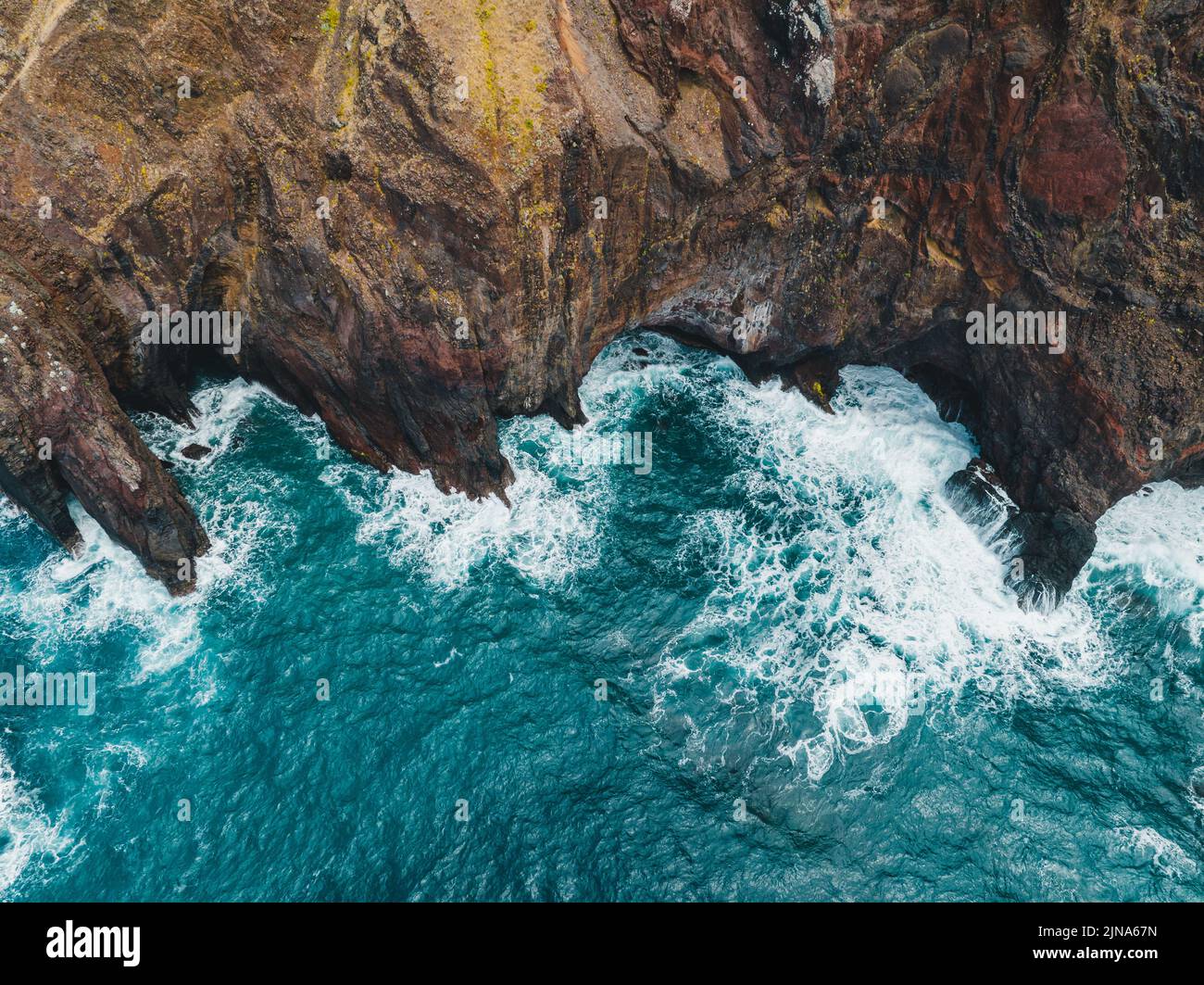 Luftaufnahme an der felsigen Küste, Madeira, Portugal Stockfoto