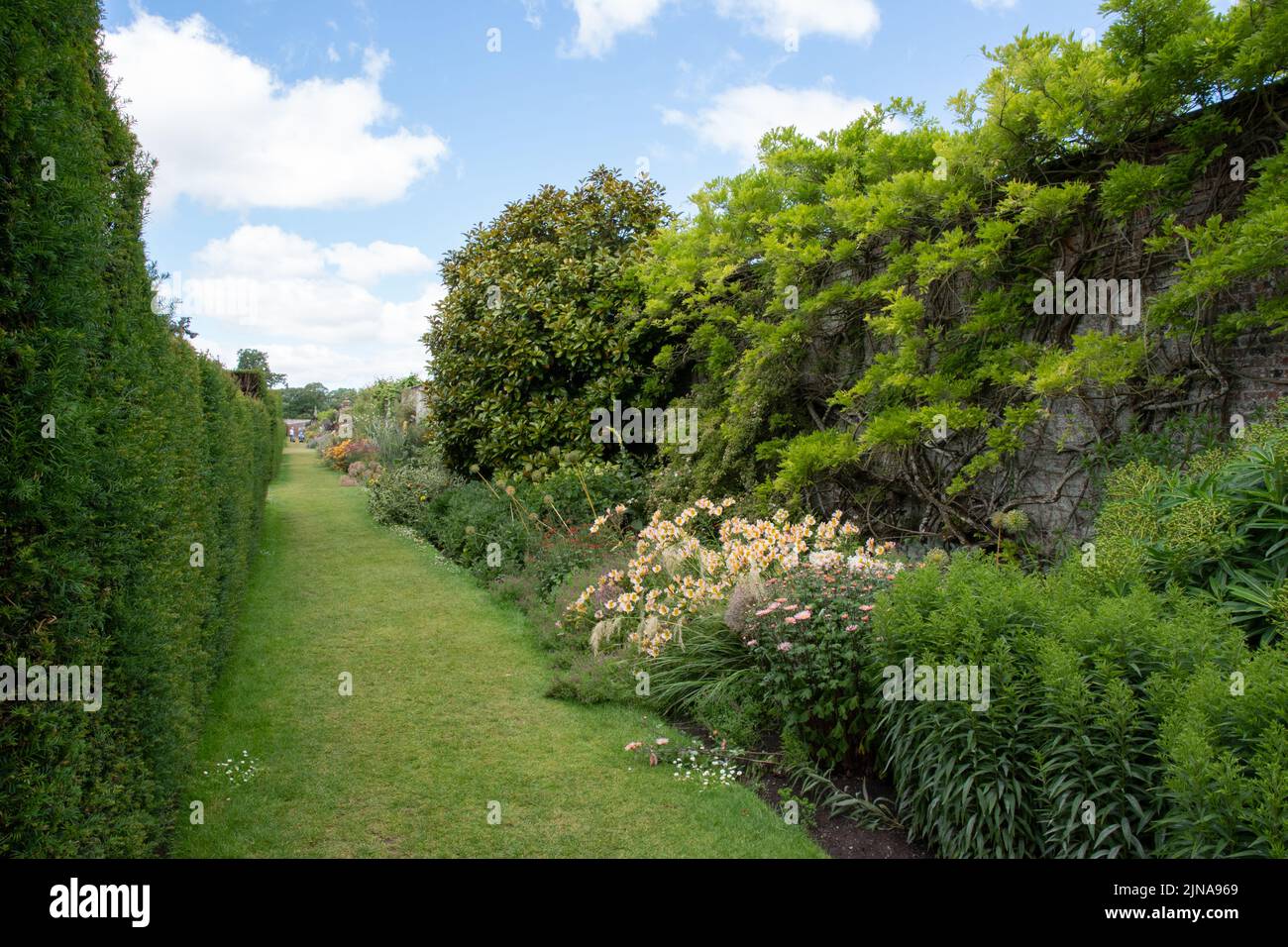 Von Schloss Howard umgebauter Garten Stockfoto