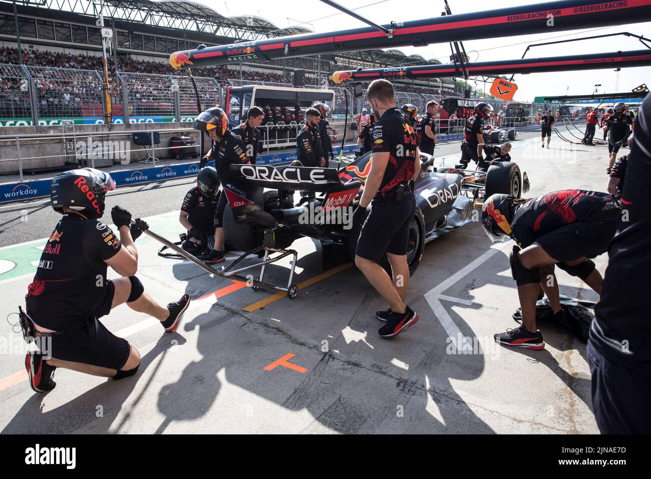 Mogyorod, Ungarn. Juli 29. 2022. Formel 1 großer Preis von Ungarn in Hungaroring, Ungarn. Im Bild: Pit-Stop-Training des Oracle Red Bull Racing Teams während des zweiten Trainings Stockfoto
