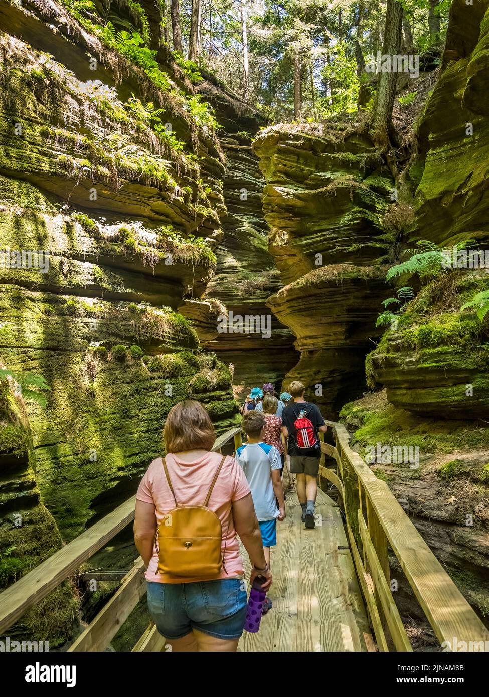 Tourist in Witches Gulch am Wisconsin River in wisconsin dells im Bundesstaat Wisconsin USA Stockfoto