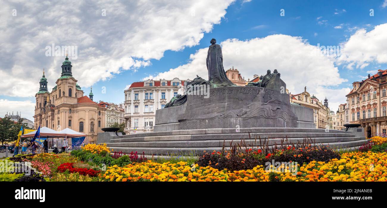 Das Jan-Hus-Denkmal auf dem Altstädter Ring, Prag, Tschechische Republik Stockfoto