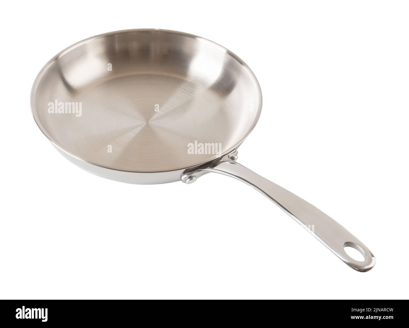 Bratpfanne aus Edelstahl isoliert auf weißem Hintergrund. Leere Pfanne mit 18/10 Chrom-Nickel-Stahl-Ausschnitt. Neues Inox-Frypan zum Braten von Lebensmitteln. Stockfoto