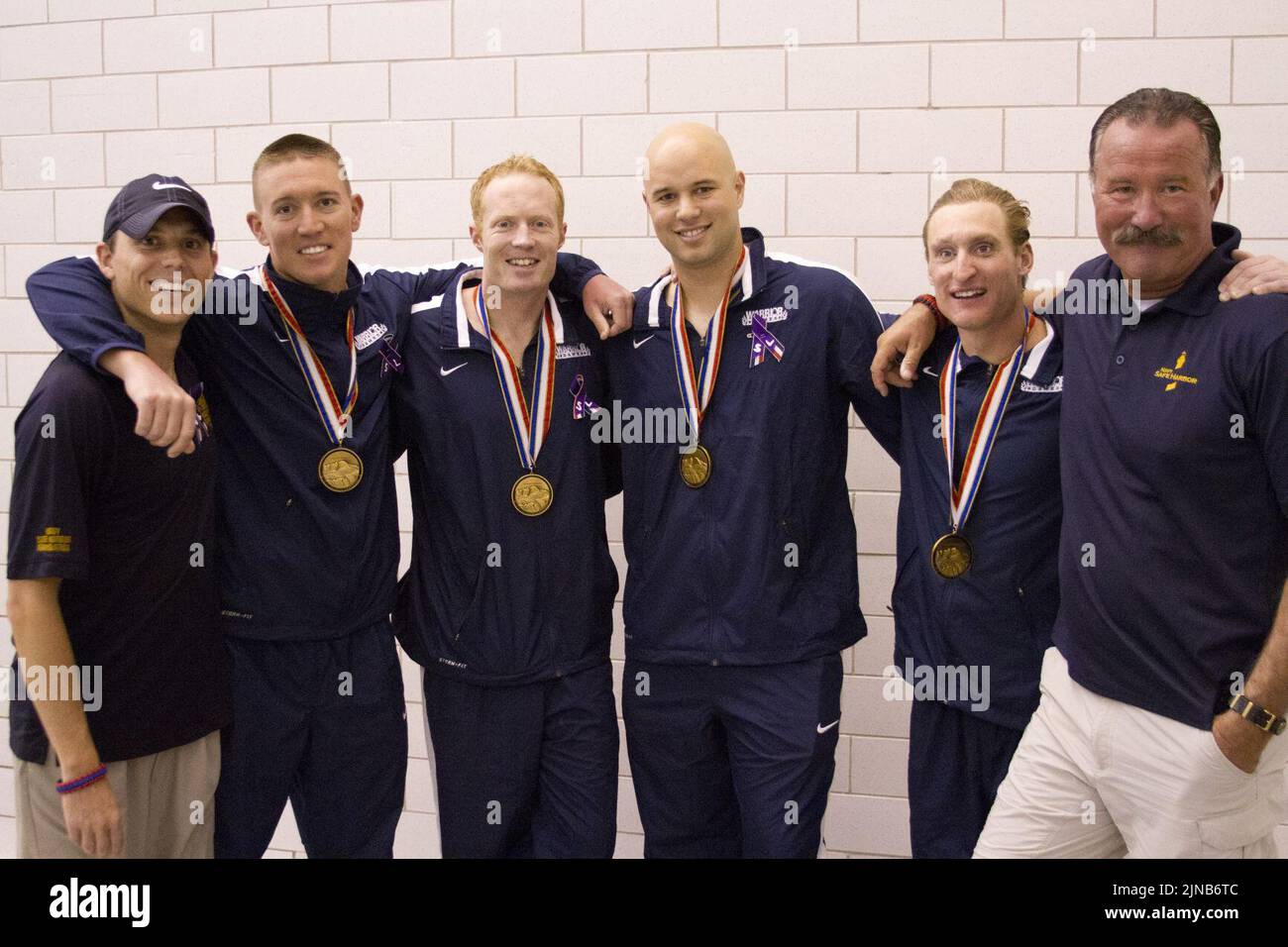 Das Team Navy-Coast Guard schwimmt bei den Warrior Games 2012 120505 um Gold Stockfoto