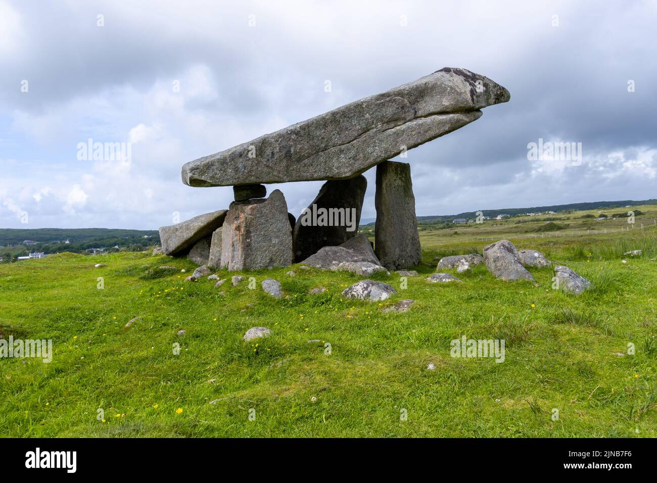 Ein Blick auf die Kilclooney Dolmen in der Grafschaft Donegal in Irland Stockfoto