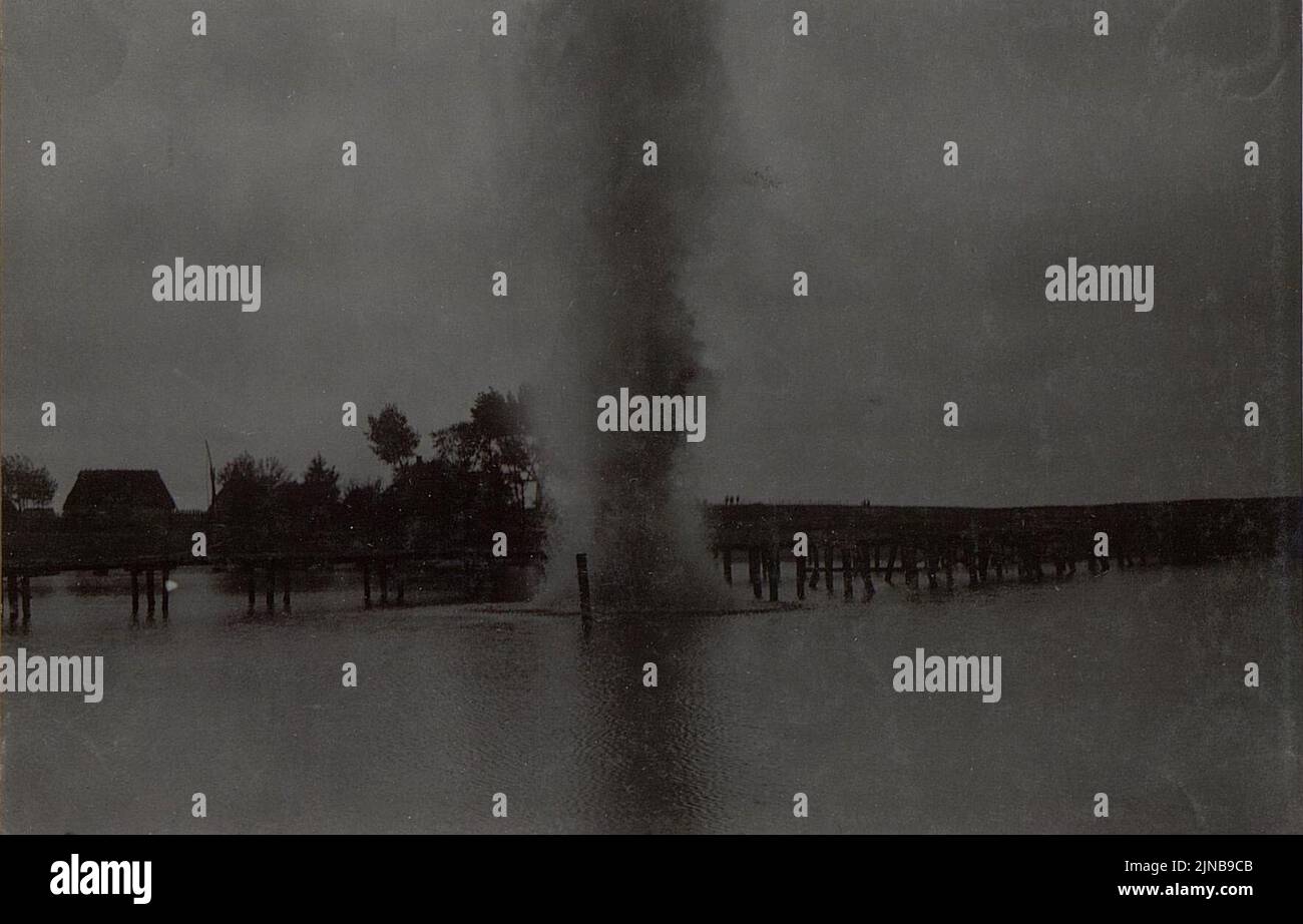 Technischer Lehrkurs Chelm.Sprengung von einem Pilotenjoch. Stockfoto