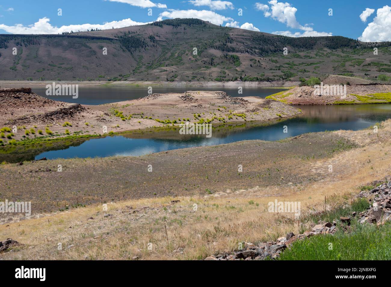 Gunnison, Colorado - die Dürre, die den amerikanischen Westen betrifft, hat den Wasserstand auf dem Blue Mesa Reservoir in Curecanti National recrea dramatisch gesenkt Stockfoto