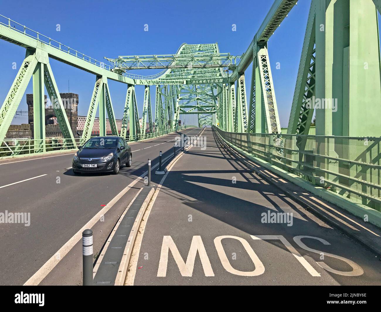 Silver Jubilee Bridge (ursprünglich die Runcorn-Widnes Bridge), Halton, CHeshire, England, Großbritannien Stockfoto