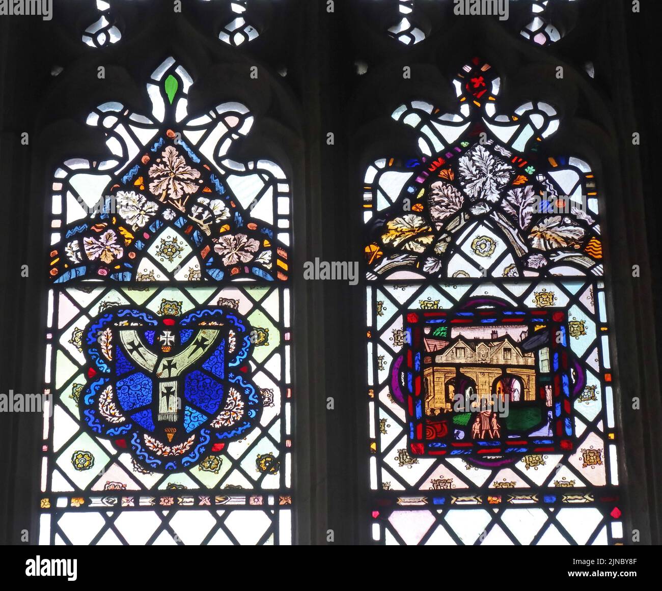 Buntglas in der St. James Wool Kirche, Marktplatz, Chipping Campden, Cotswolds, Oxfordshire, England, UK, GL55 6AA Stockfoto