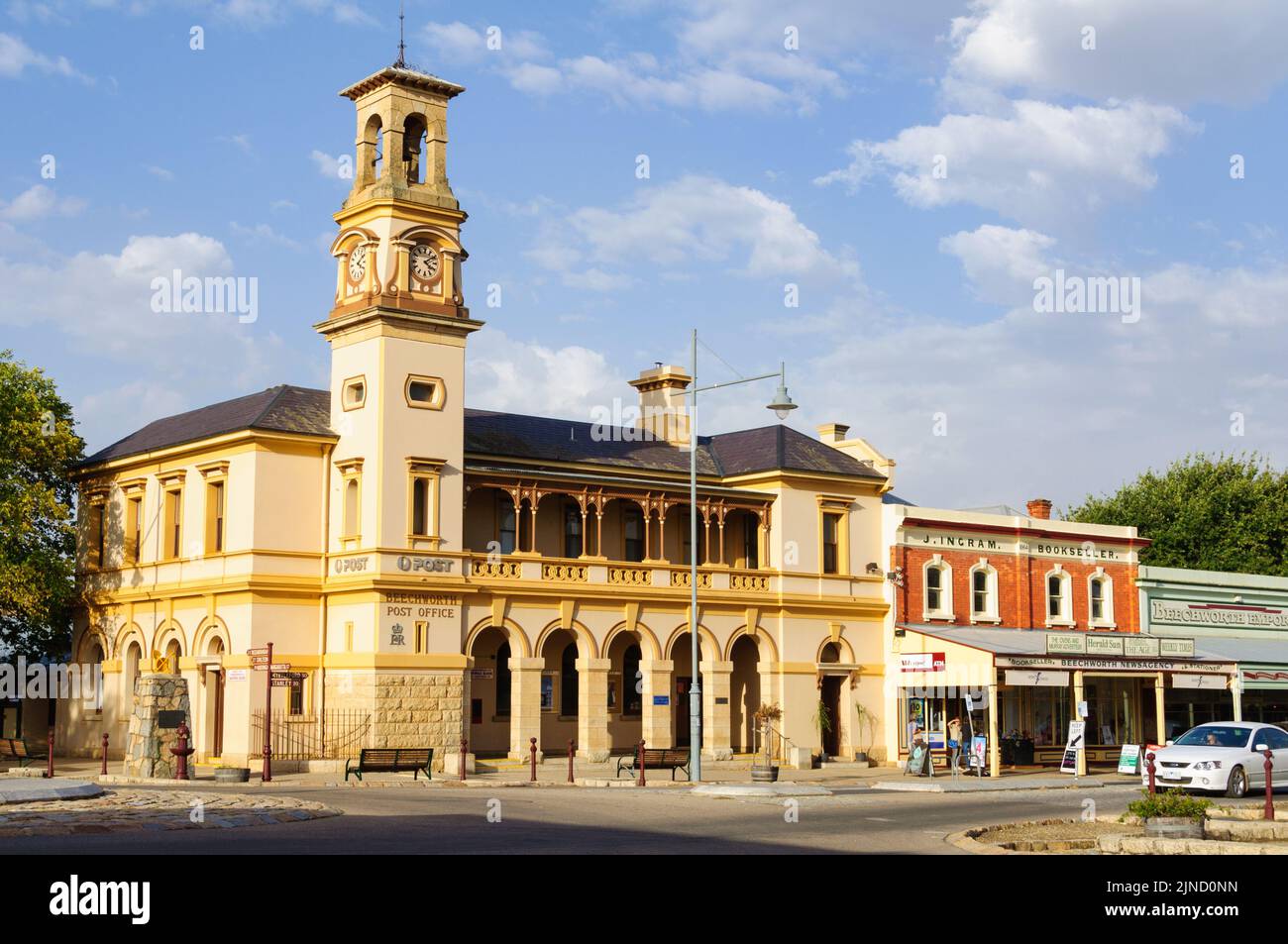Dieses historische Postamt wurde bis Ende 2018 von der Australia Post genutzt - Beechworth, Victoria, Australien Stockfoto
