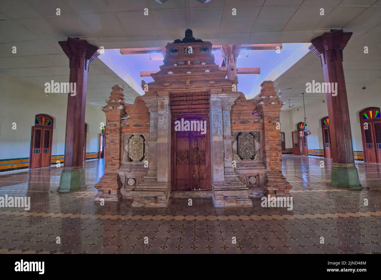 Die Menara-Kudus-Moschee ist eines der historischen Reliquien, das Zeugnis des Prozesses der Verbreitung des Islam in Java ist. Diese Moschee ist aufgrund ihrer Baustellen einzigartig Stockfoto