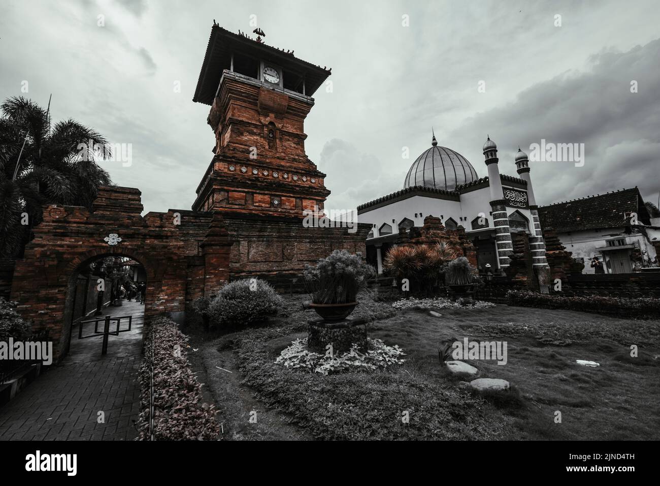 Die Menara-Kudus-Moschee ist eines der historischen Reliquien, das Zeugnis des Prozesses der Verbreitung des Islam in Java ist. Diese Moschee ist aufgrund ihrer Baustellen einzigartig Stockfoto