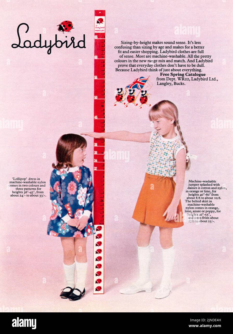 1969 Britische Werbung für Ladybird Kinderkleidung. Stockfoto