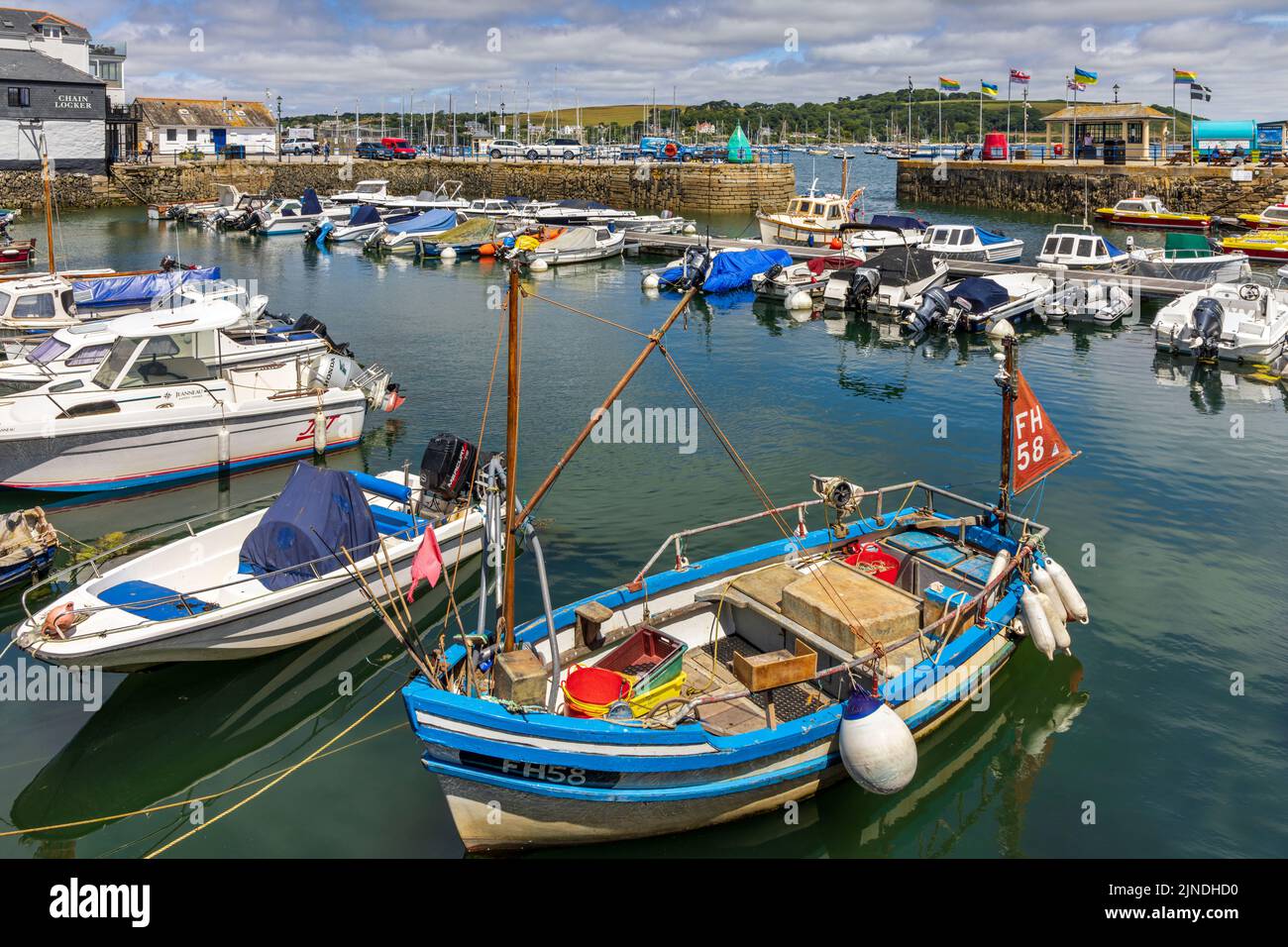 Boote im Hafen von Falmouth, Cornwall, England. Stockfoto