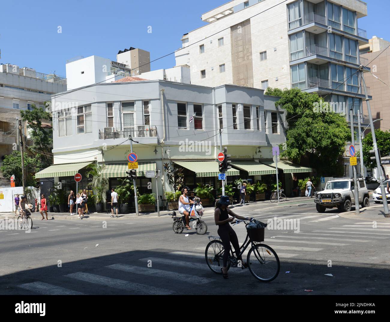 Kreuzung von Bograshov St und Ben Yehuda St in Tel Aviv, Israel. Stockfoto