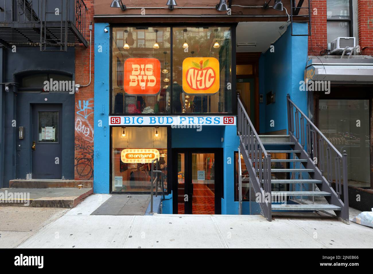 Big Bud Press, 93 Orchard St. New York, NY. Außenfassade eines geschlechtsneutralen Bekleidungsladens in Manhattans Lower East Side Nachbarschaft. Stockfoto