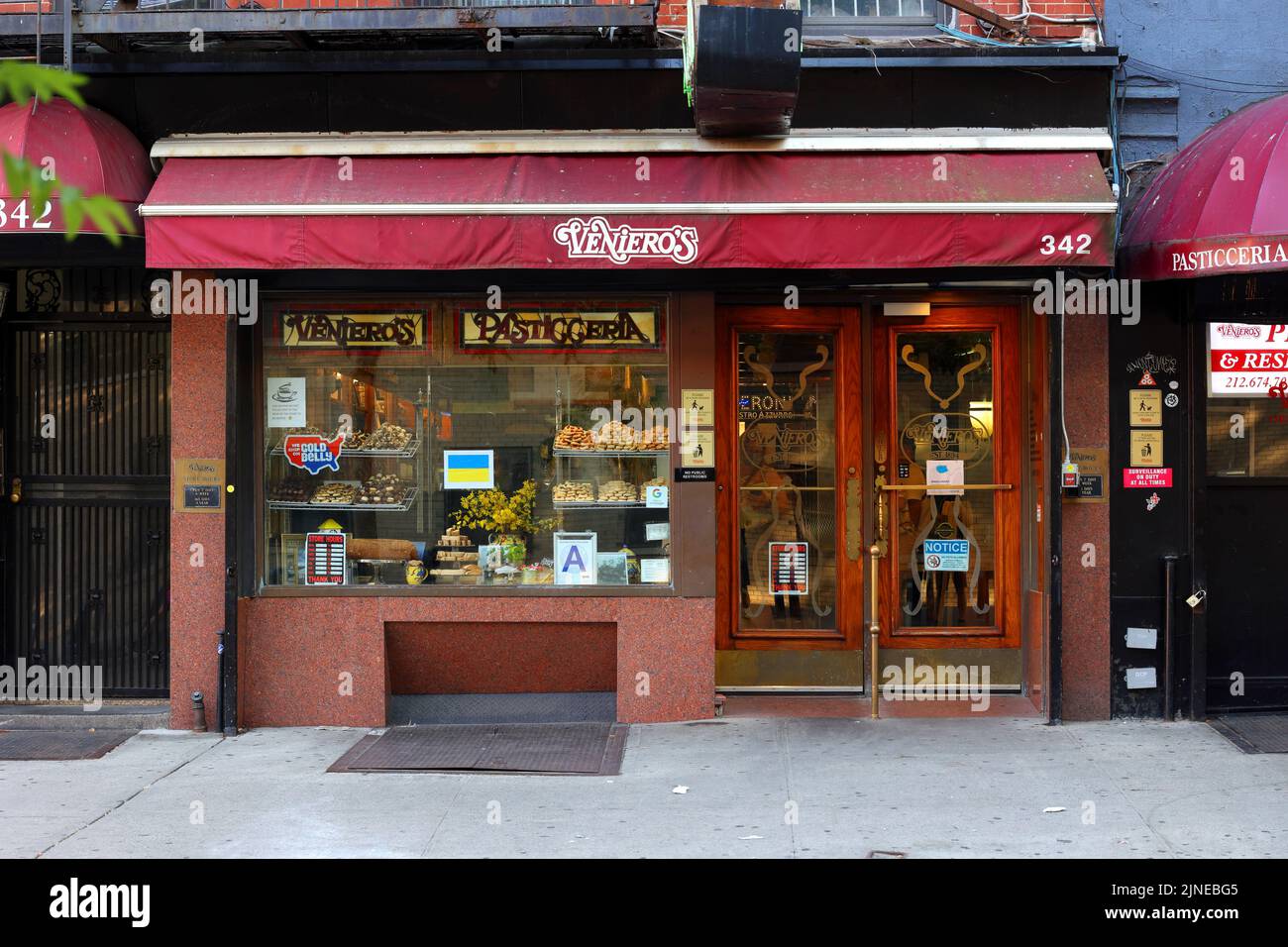 Veniero's Pasticceria, 342 E 11. St, New York, NYC Foto von einer italienischen Konditorei und einem Café in Manhattans East Village-Viertel. Stockfoto