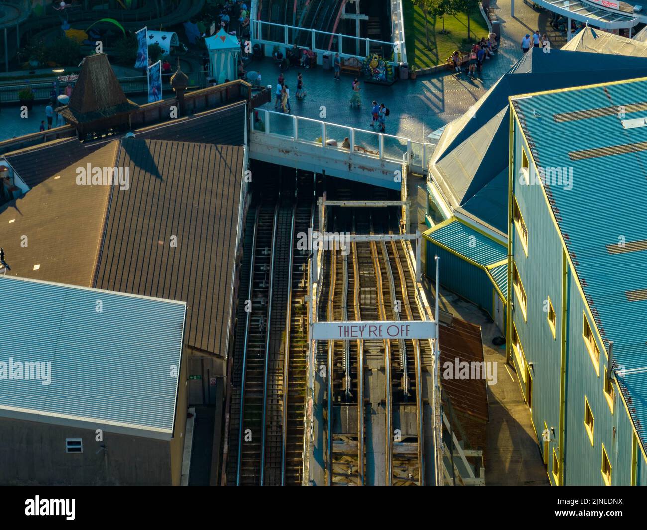 Blackpool Pleasure Beach, BPB, Grand National, Big One, Icon, Pier, Valhalla, Fahrten in Aktion Luftdrohne , aus der Luft gesehen, Vogelperspektive Stockfoto