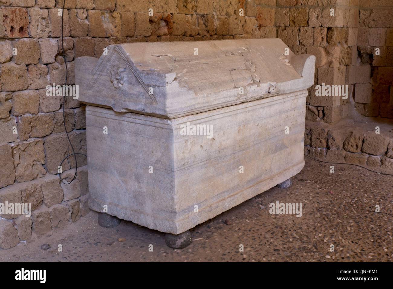 Steinsarg in der Altstadt von Rhodos, Griechenland. Stockfoto