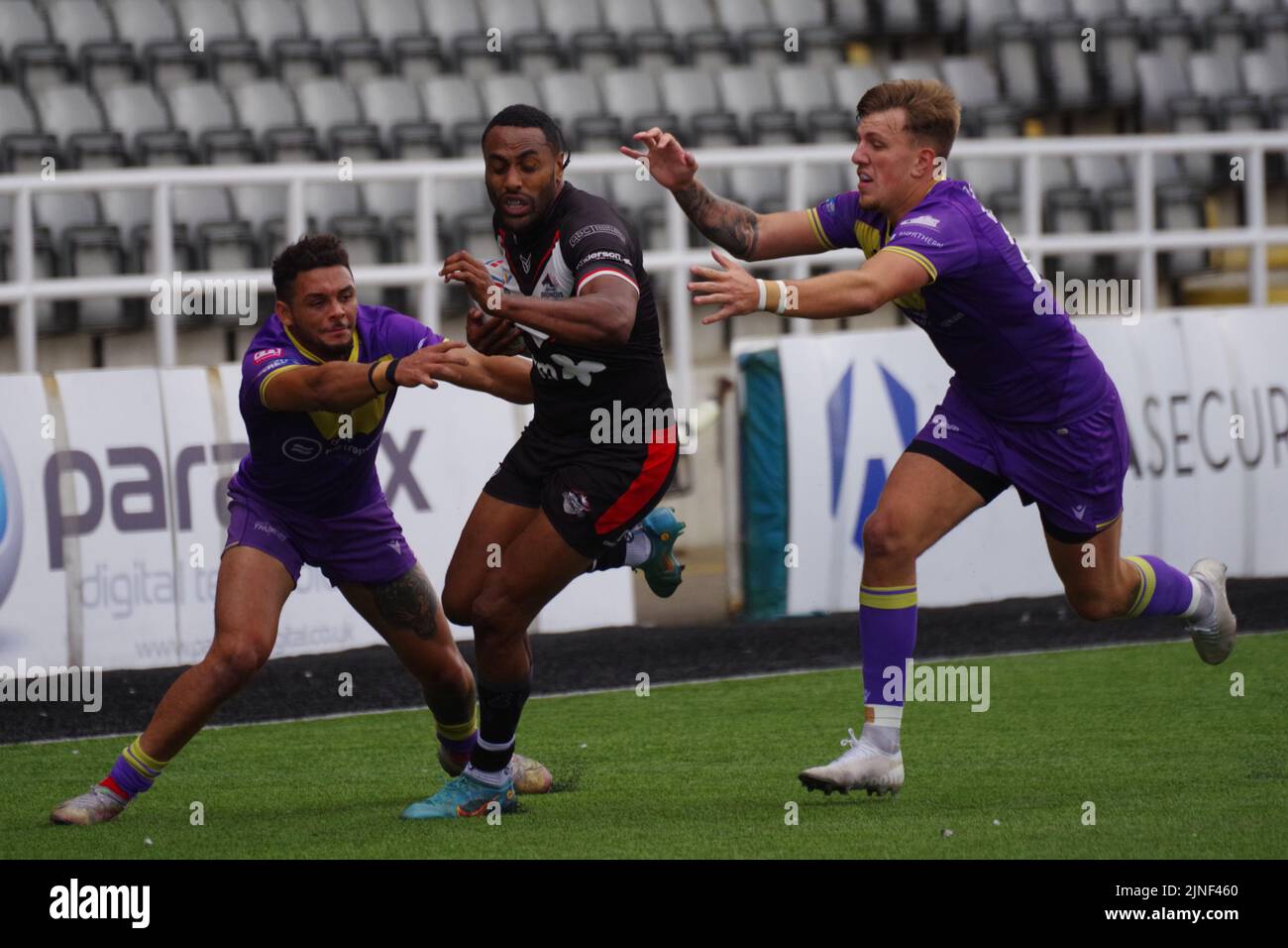 Newcastle upon Tyne, England, 7. August 2022. Sitiveni Moceidreke mit dem Ball der London Broncos gegen Newcastle Thunder bei der Betfred Championship im Kingston Park. Quelle: Colin Edwards Stockfoto