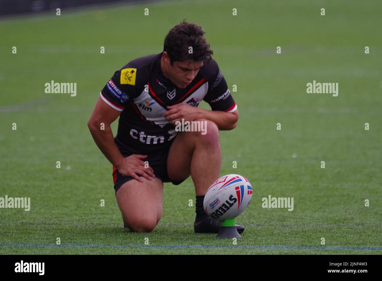 Newcastle upon Tyne, England, 7. August 2022. Oliver Leyland bereitet sich darauf vor, in der Betfred Championship im Kingston Park gegen Newcastle Thunder in London Broncos ins Tor zu treten. Quelle: Colin Edwards Stockfoto