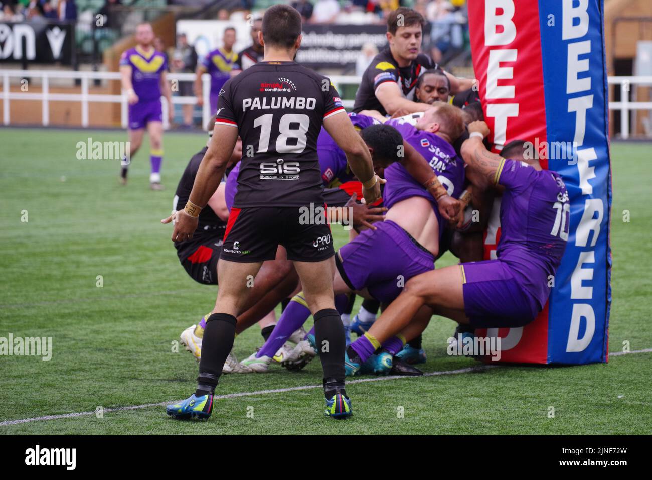 Newcastle upon Tyne, England, 7. August 2022. London Broncos verteidigt sich bei der Betfred Championship im Kingston Park gegen Newcastle Thunder. Quelle: Colin Edwards Stockfoto