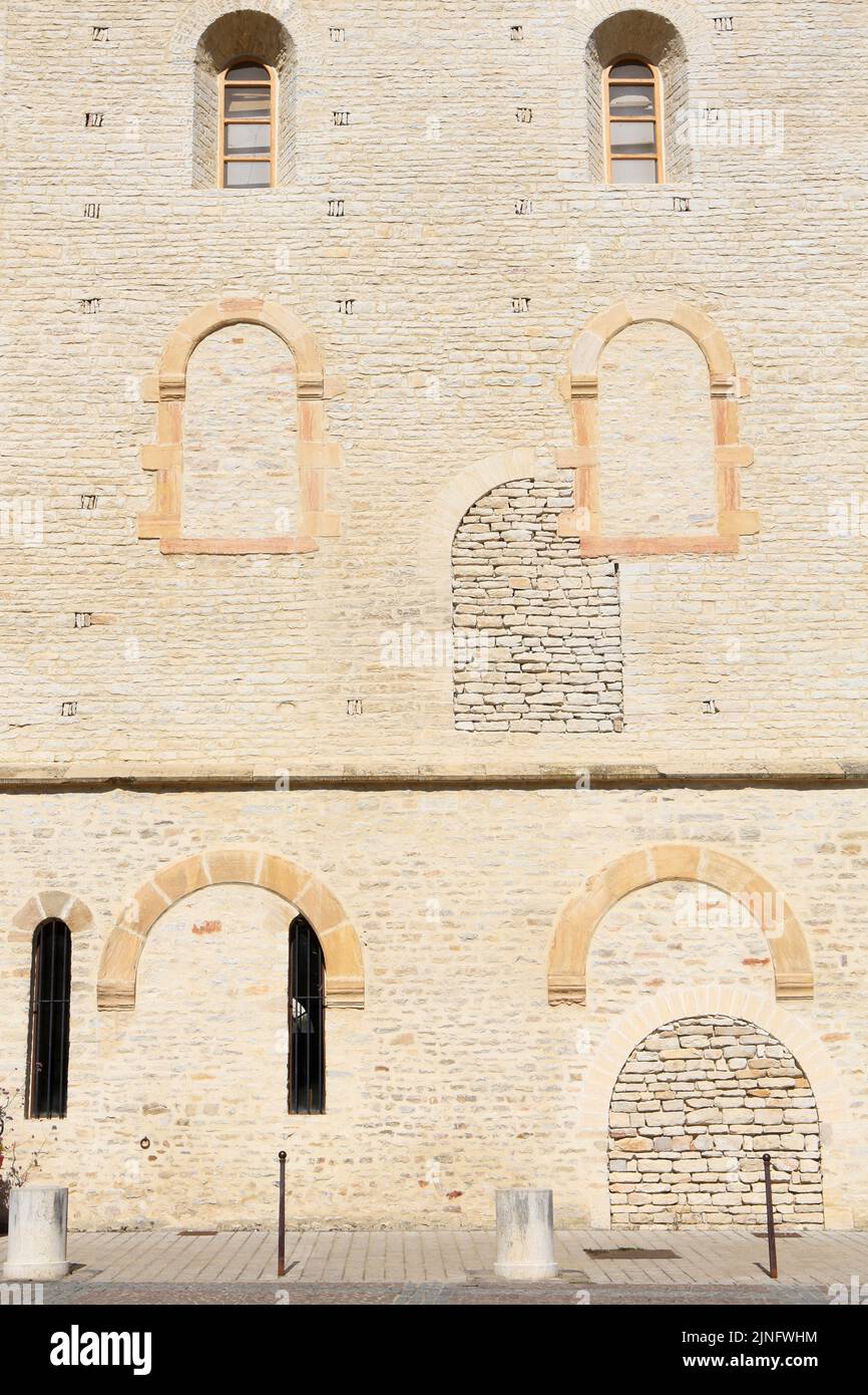 Ecuries Saint-Hugues ou les 'Hôtelleries Saint-Hugues'. Cluny. Saône-et-Loire. Bourgogne. Frankreich. Europa. Stockfoto