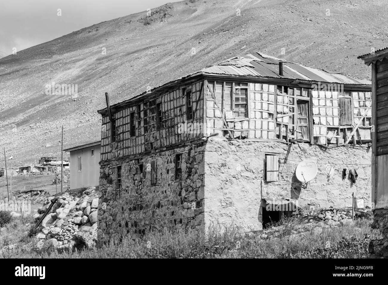 Gebäude am Ovit Pass, NE-Türkei Stockfoto