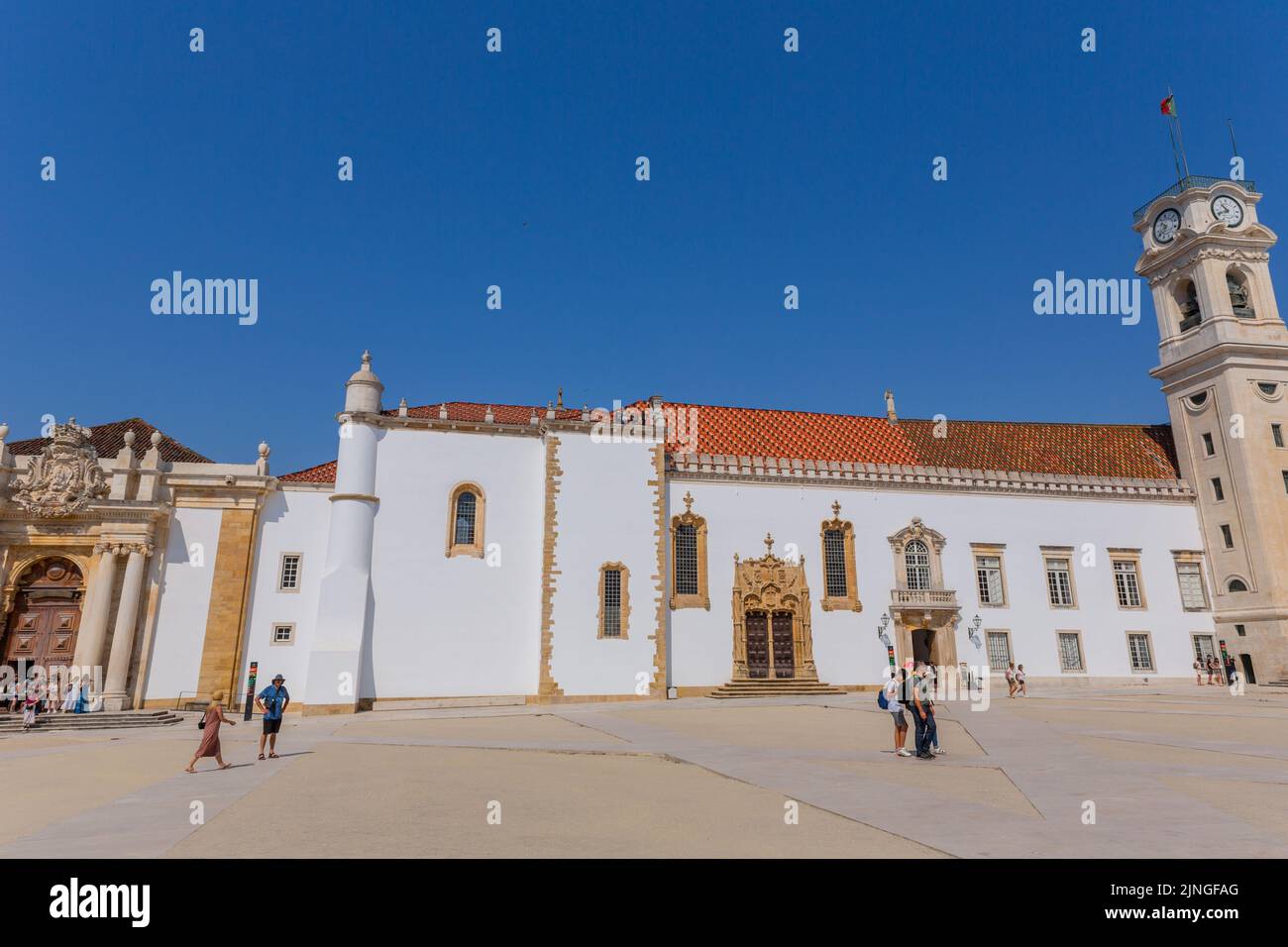 Coimbra, Portugal: 09. Juli 2022: Hauptplatz namens Patio das Escolas der Universität Coimbra. Coimbra, Portugal Stockfoto