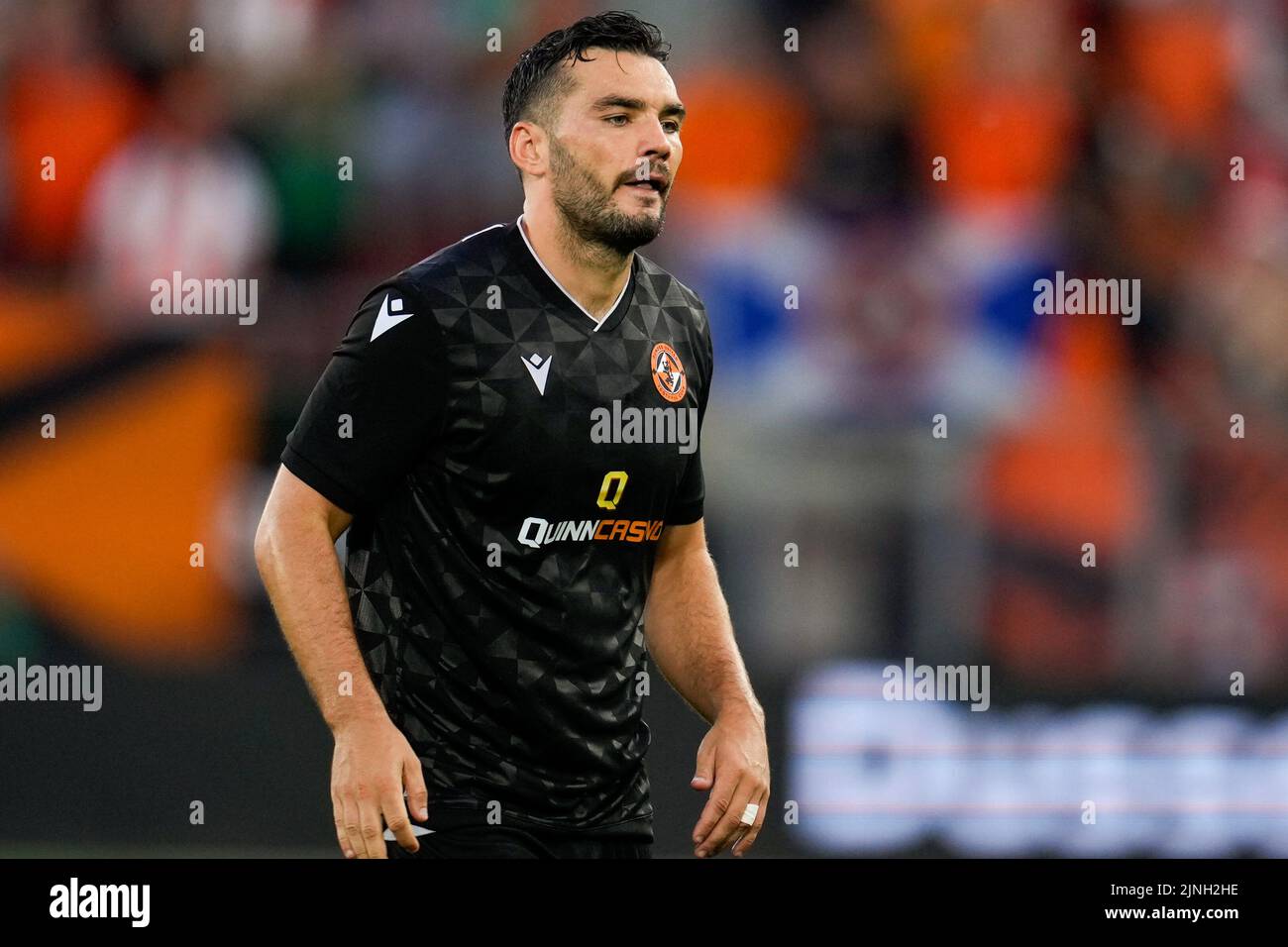 ALKMAAR, NIEDERLANDE - 11. AUGUST: Tony Watt vom FC Dundee United schaut während des Spiels der UEFA Europa Conference League in der dritten Qualifikationsrunde zwischen AZ und dem FC Dundee United am 11. August 2022 im AFAS Stadion in Alkmaar, Niederlande (Foto: Patrick Goosen/Orange Picts) Stockfoto