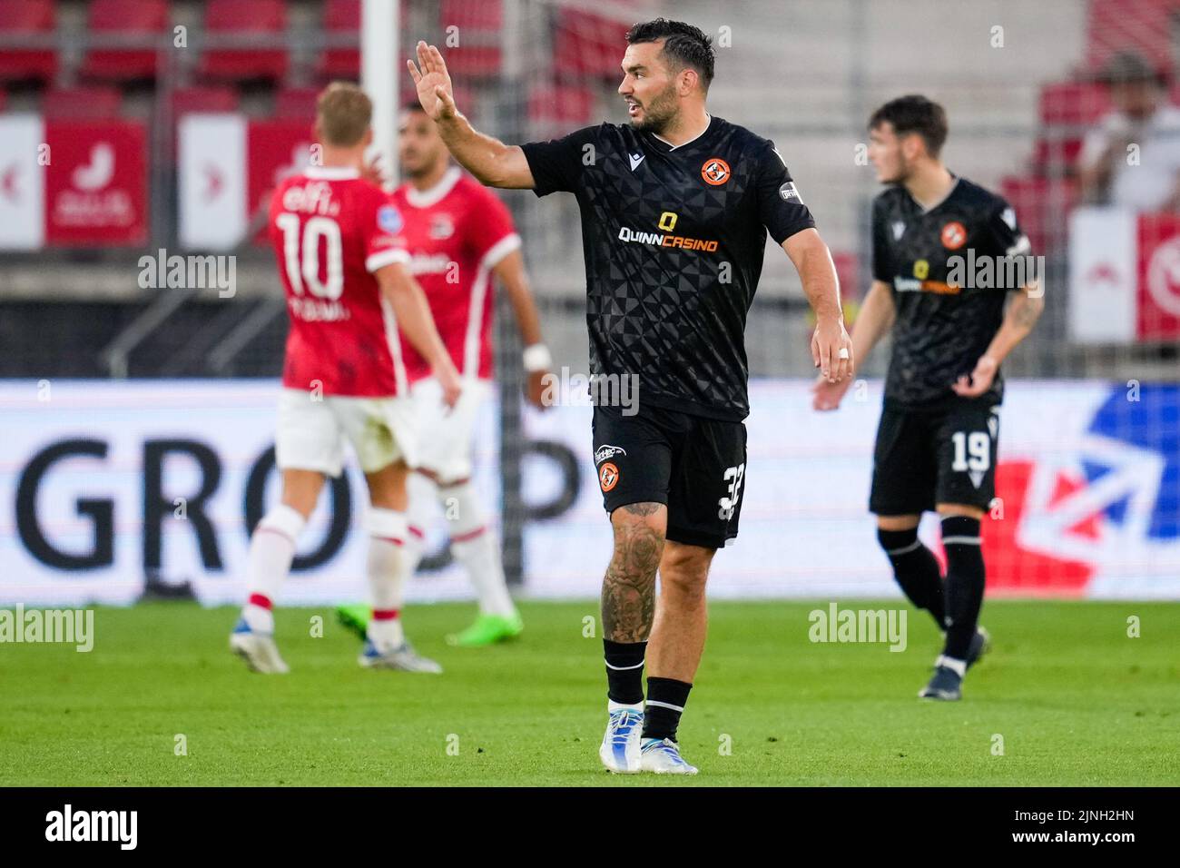 ALKMAAR, NIEDERLANDE - 11. AUGUST: Tony Watt vom FC Dundee United reagiert während des dritten Qualifikationsrunden-Spiels der UEFA Europa Conference League zwischen AZ und dem FC Dundee United am 11. August 2022 im AFAS Stadion in Alkmaar, Niederlande (Foto: Patrick Goosen/Orange Picts) Stockfoto