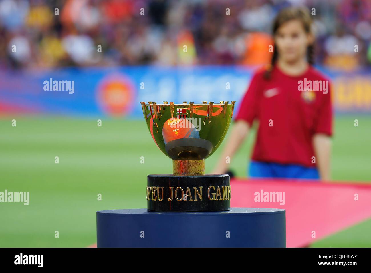 BARCELONA - AUG 7: Blick auf den Pokal vor dem Joan Gamper Throphy Spiel zwischen dem FC Barcelona und Pumas im Camp Nou Stadion am 7. August 2022 in Stockfoto