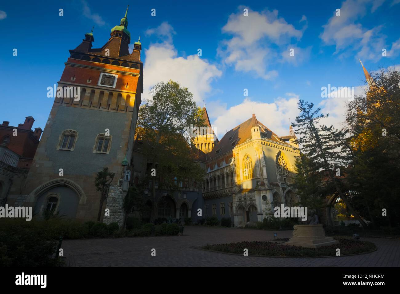 Innenhof des Schlosses Vajdahunyad in Budapest Stockfoto