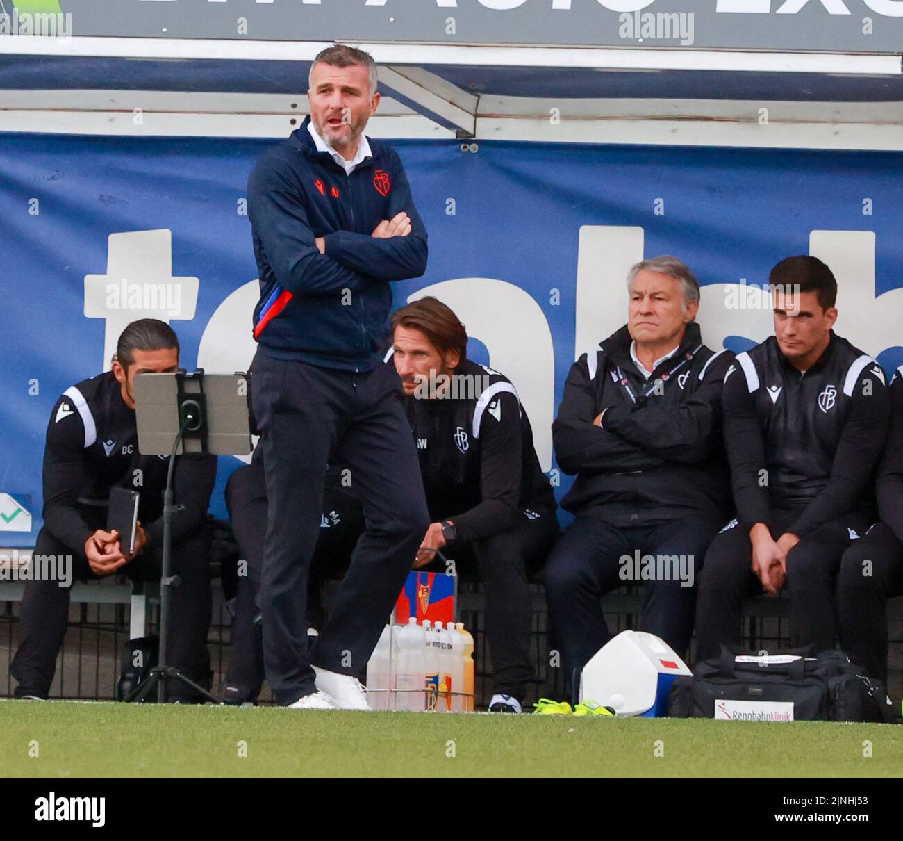 Seaview, Belfast, Nordirland, Großbritannien. 28. Juli 2022. UEFA Conference League zweite Qualifikationsrunde (zweite Etappe) – Crusaders gegen Basel. Fußball-Manager FC Basel Fußballtrainer Alexander frei. Stockfoto
