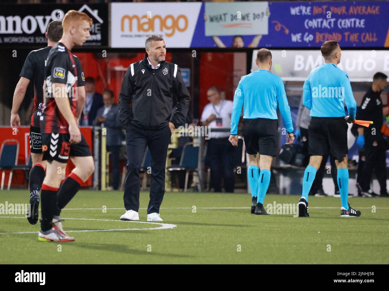 Seaview, Belfast, Nordirland, Großbritannien. 28. Juli 2022. UEFA Conference League zweite Qualifikationsrunde (zweite Etappe) – Crusaders gegen Basel. Fußball-Manager FC Basel Fußballtrainer Alexander frei. Stockfoto