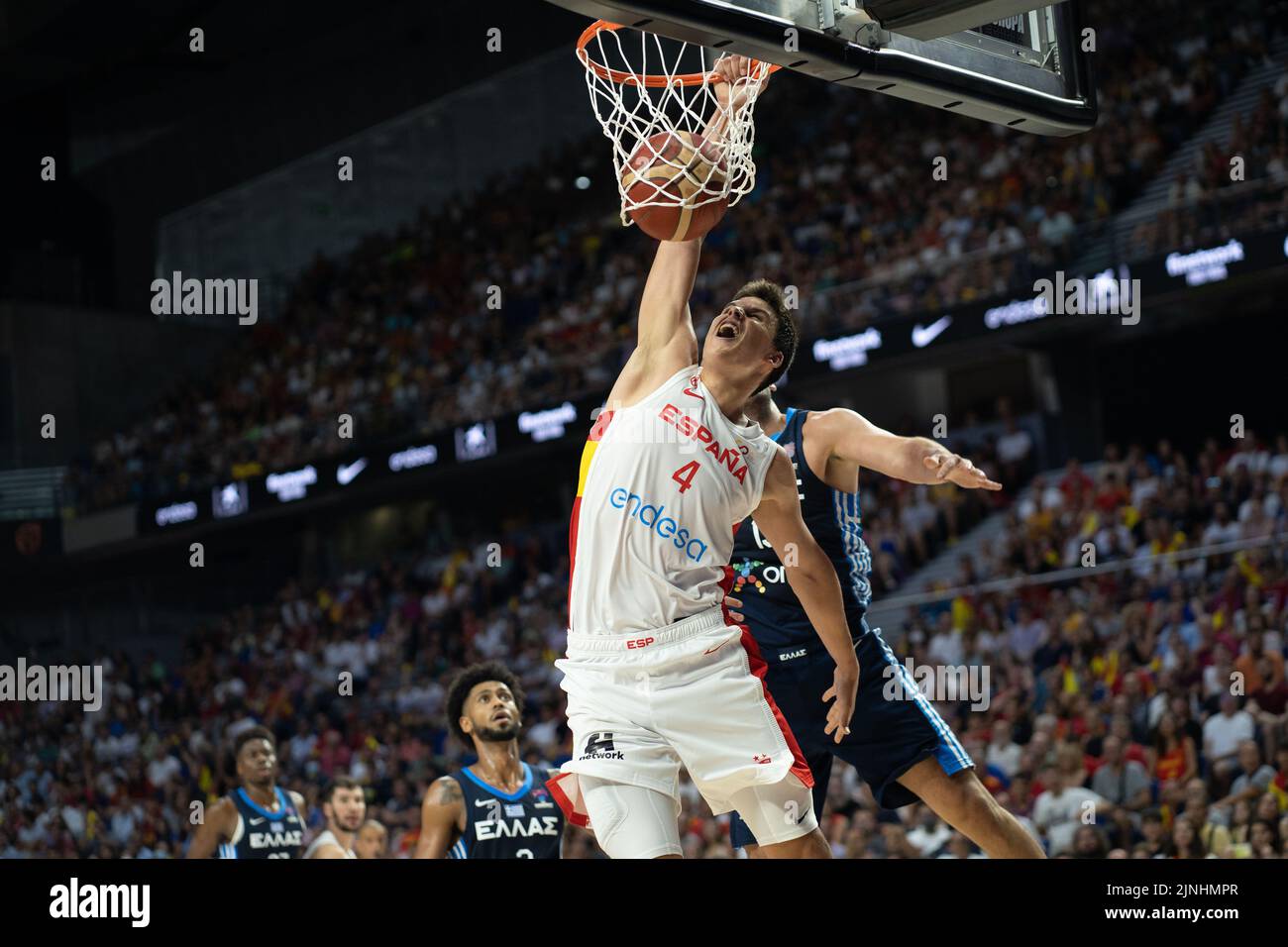 Madrid, Madrid, Spanien. 11. August 2022. JAIME RADILLA dunk den Ball während des Spanien gegen Griechenland freundlichen Basketballspiels der spanischen Nationalmannschaft der Mode Europe Tour im WiZink Center in Madrid. (Bild: © Oscar Ribas Torres/ZUMA Press Wire) Stockfoto