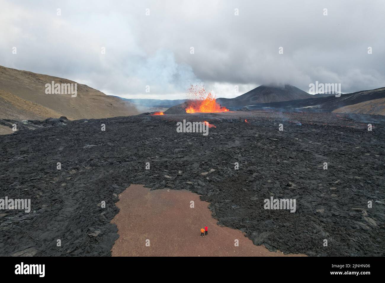 Island Volcano 2022. Vulkanausbruch im Meradalir Valley, Halbinsel Reaykjanes. Drohnenansicht. Stockfoto