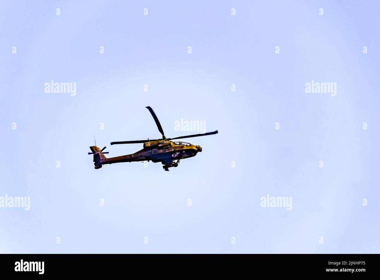 Apache-Angriffshubschrauber beim Nationalfeiertag von Singapur Stockfoto