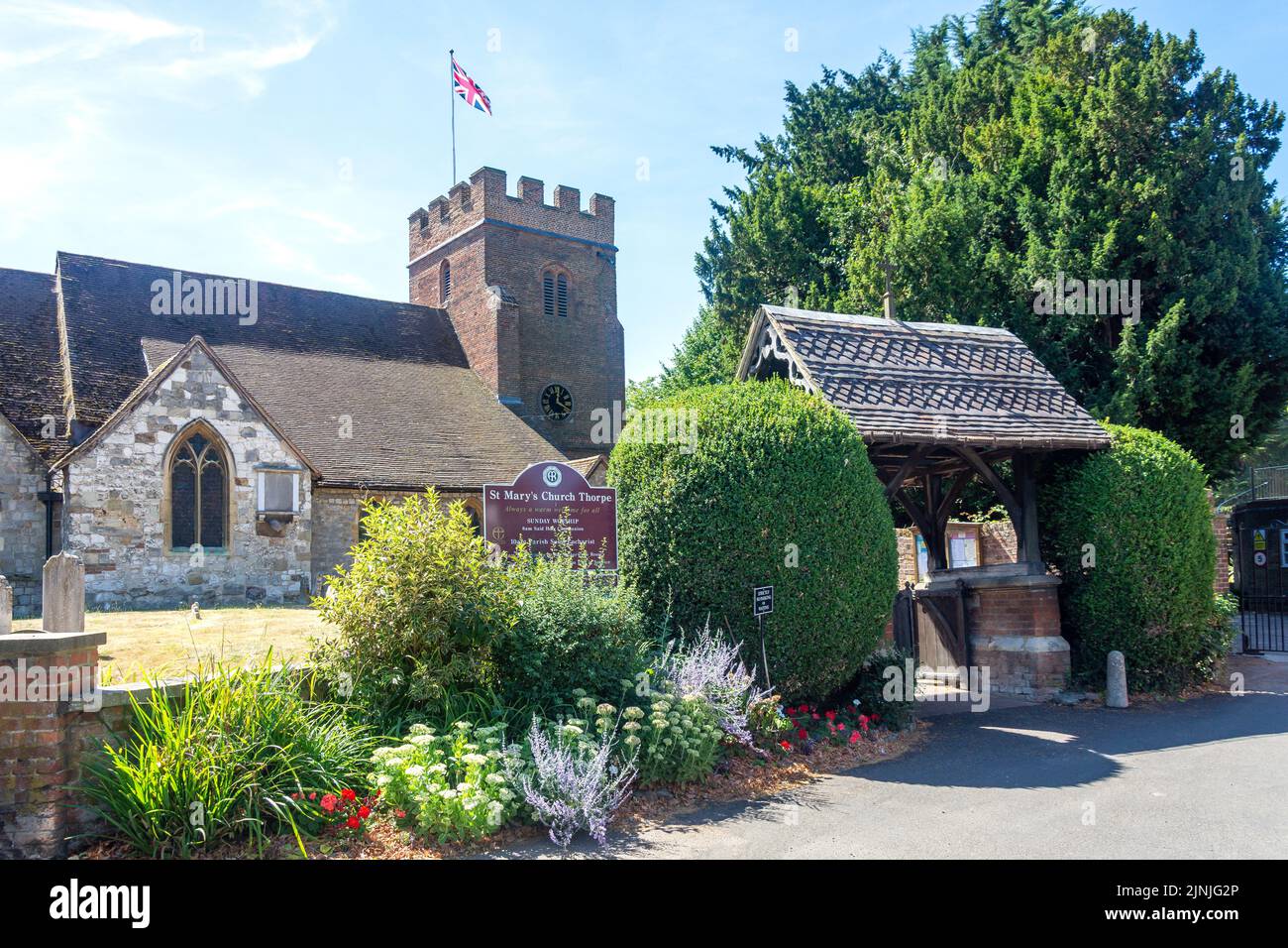St Mary's Parish Church, Church Approach, Thorpe, Surrey, England, Vereinigtes Königreich Stockfoto