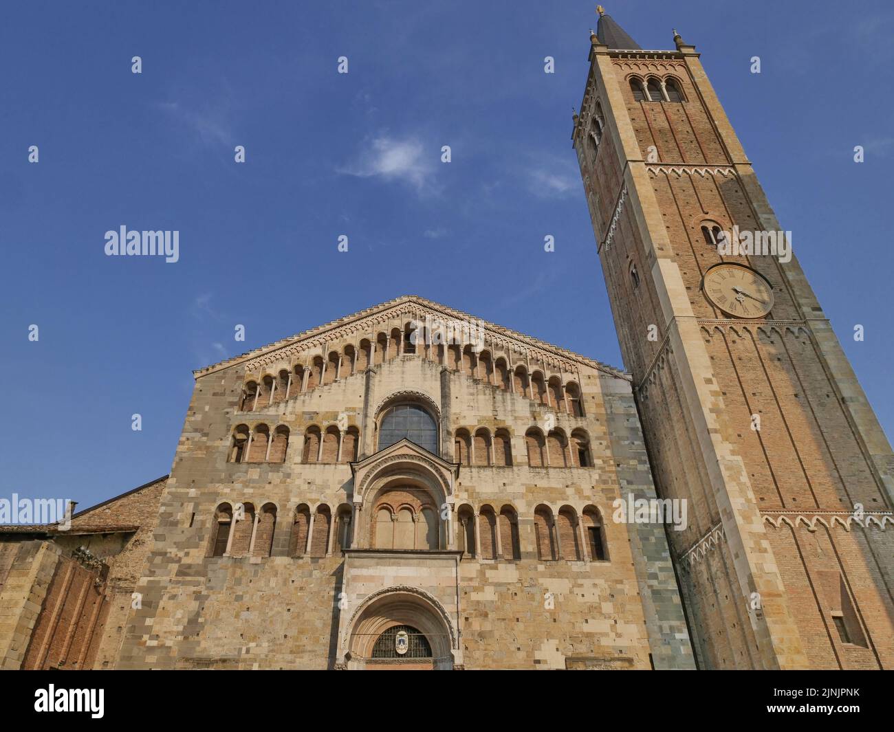 Parma Kuppel Fassade und Glockenturm, Emilia Romagna, Italien. Stockfoto