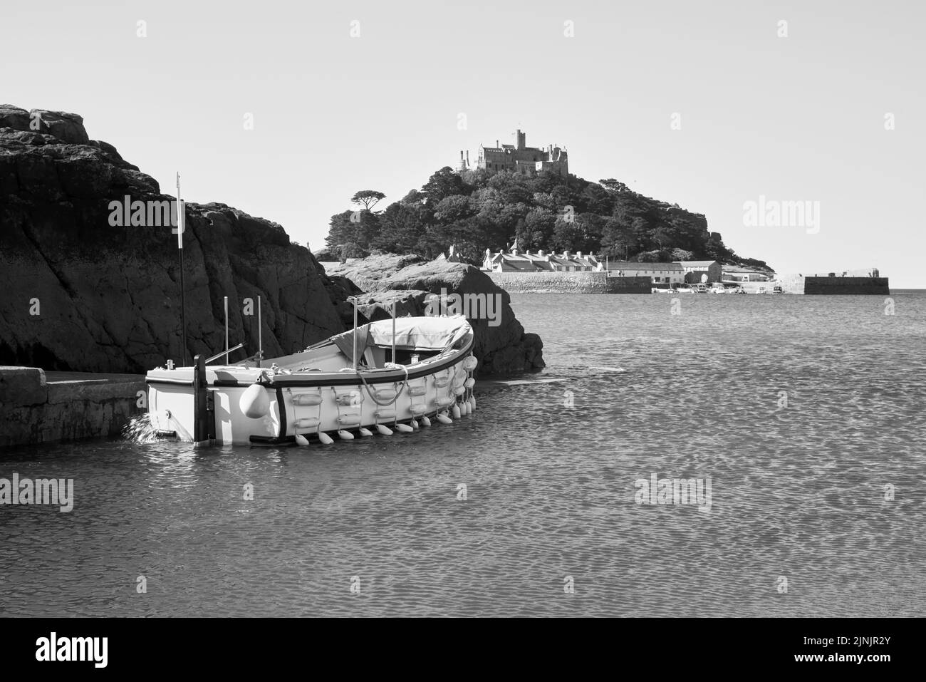 Wenn die Flut ist, können Sie eine Fähre zum St. Michael's Mount nehmen Stockfoto
