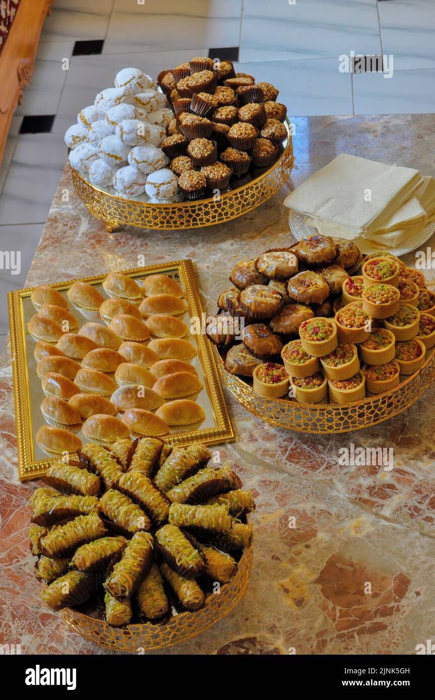 Traditioneller marokkanischer dattelkuchen -Fotos und -Bildmaterial in ...