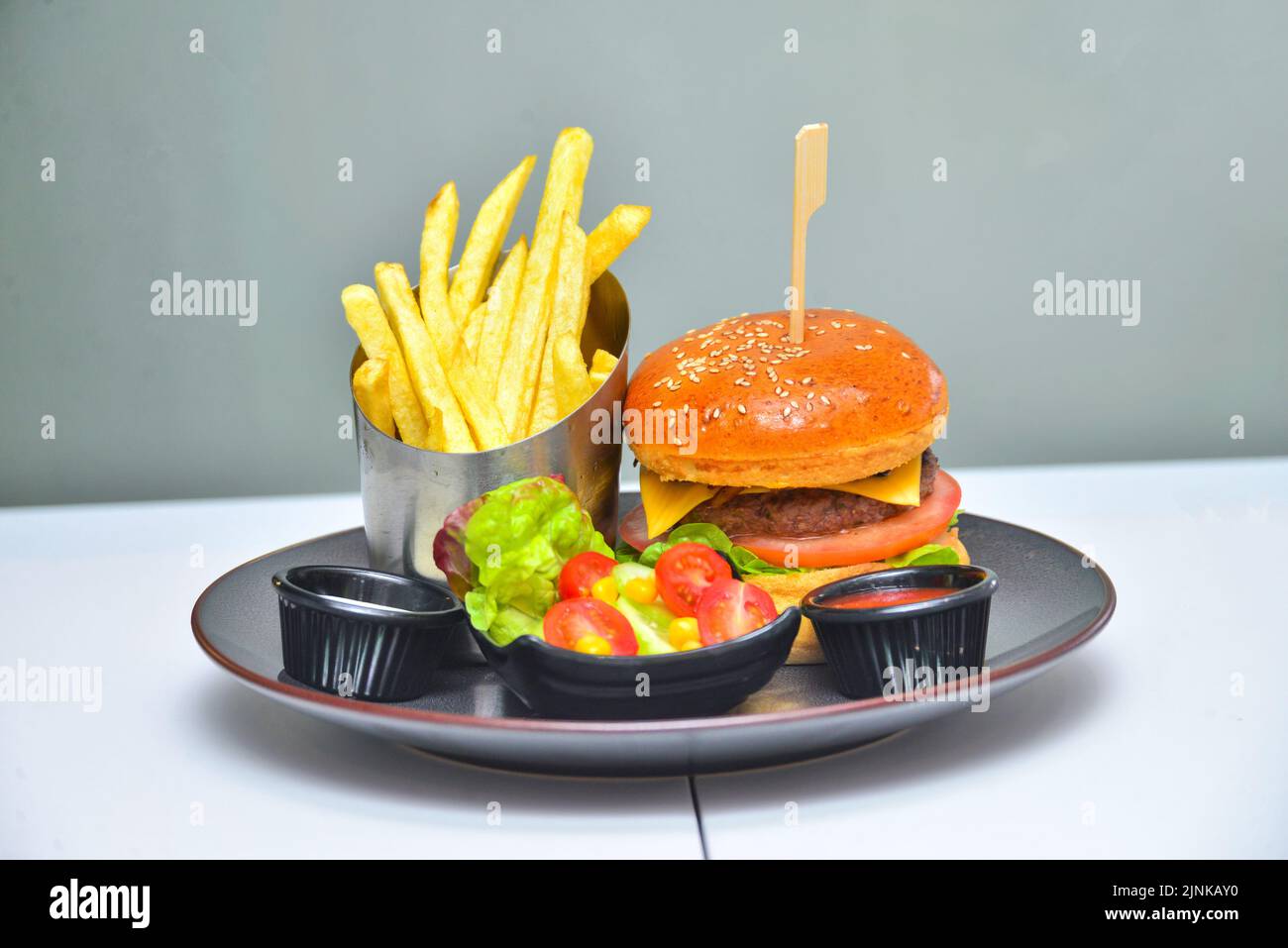 Produktbild von OSALADI Servierständer Aus Edelstahl Für Pommes Und Snacks – Mit Soßenhalter, Schwarz, Für Partys, Restaurants Und Cafés