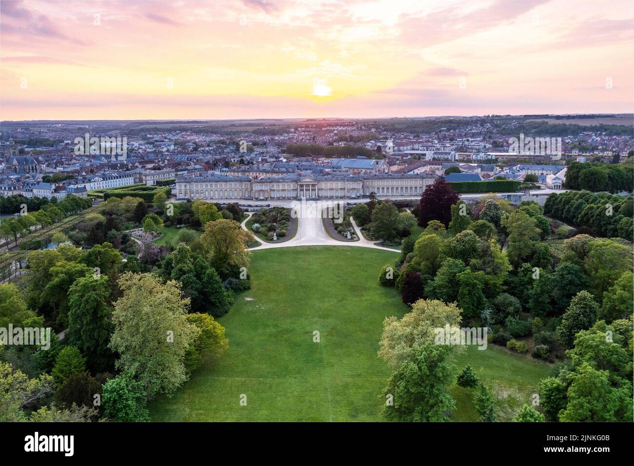 Frankreich, Oise, Picardie, Compiegne, Chateau de Compiegne und der Park, Compiegne Castle (Luftaufnahme) // Frankreich, Oise (60), Picardie, Compiègne, châtea Stockfoto