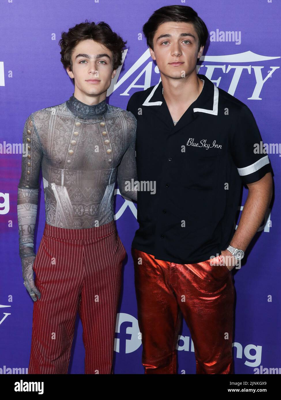 HOLLYWOOD, LOS ANGELES, KALIFORNIEN, USA - 11. AUGUST: AVI Angel und Bruder Asher Angel kommen zur Variety 2022 Power of Young Hollywood-Veranstaltung von Facebook Gaming, die am 11. August 2022 im NeueHouse Los Angeles in Hollywood, Los Angeles, Kalifornien, USA, stattfand. (Foto von Xavier Collin/Image Press Agency) Stockfoto