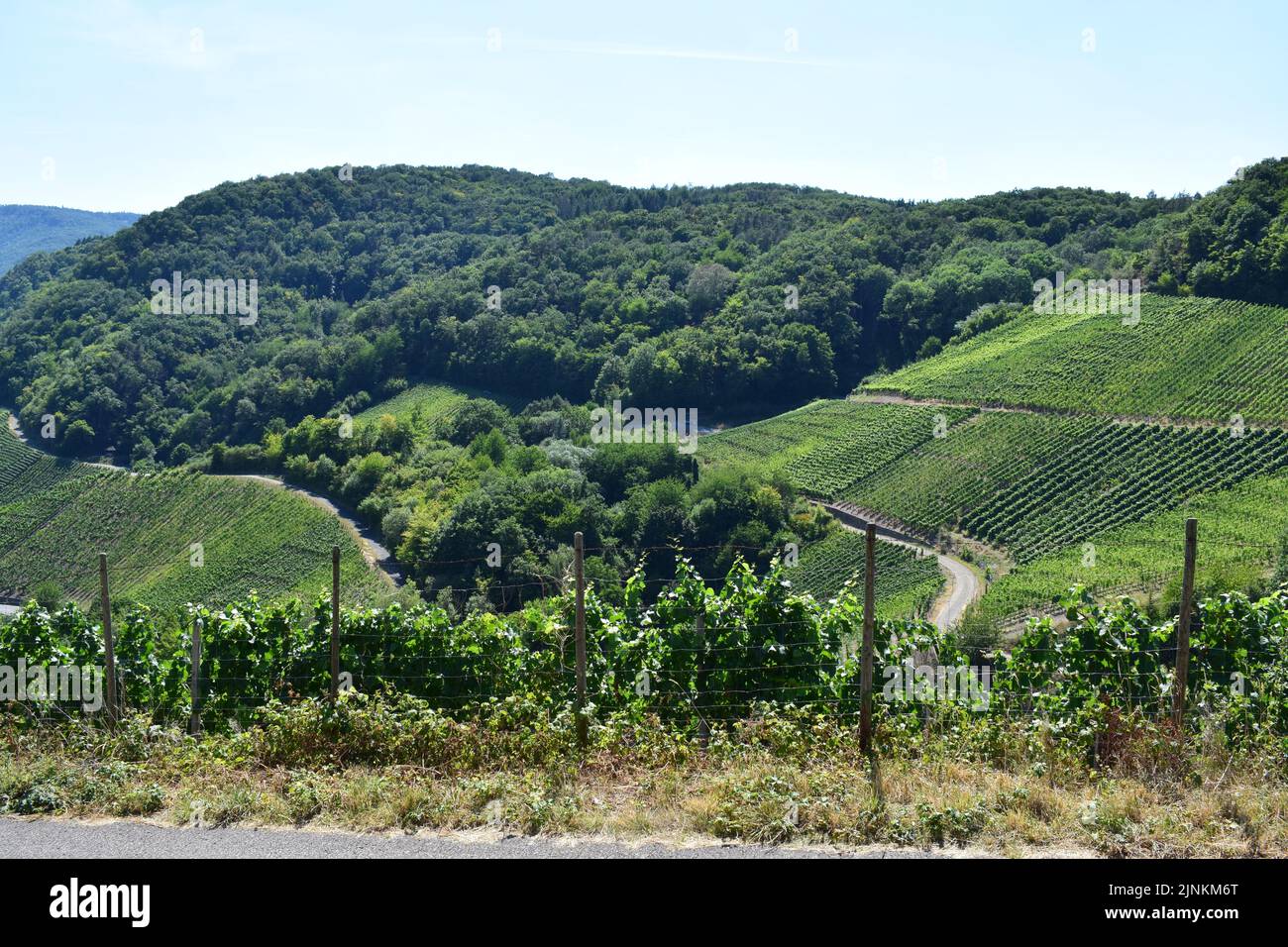 Ahr Berg Fotos Und Bildmaterial In Hoher Aufl sung Alamy ahr-berg-fotos-und-bildmaterial-in-hoher-aufl-sung-alamy