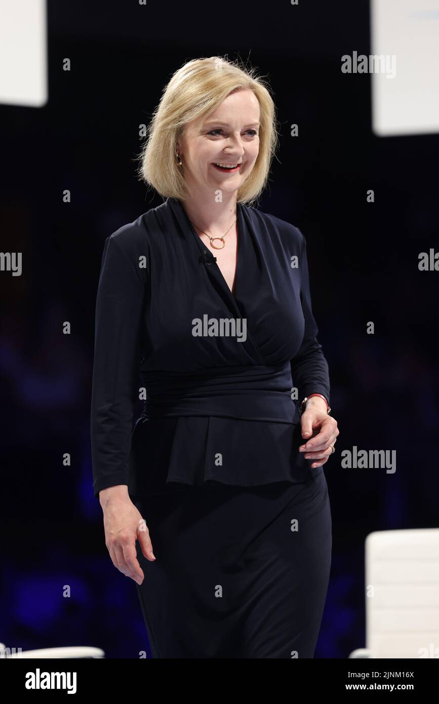 Cheltenham, Großbritannien. 12. August 2022. Liz Truss MP, bei den Führungsaufgaben der Konservativen Partei, fand im Centaur auf der Cheltenham Rennbahn in Gloucester statt Stockfoto